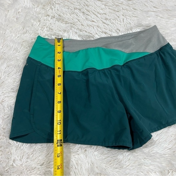 Nike Dri-Fit Sea Green Running Short Womans Size Medium - Picture 2 of 13